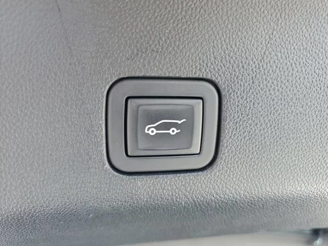 Used 2023 Onyx Black GMC Denali image 32