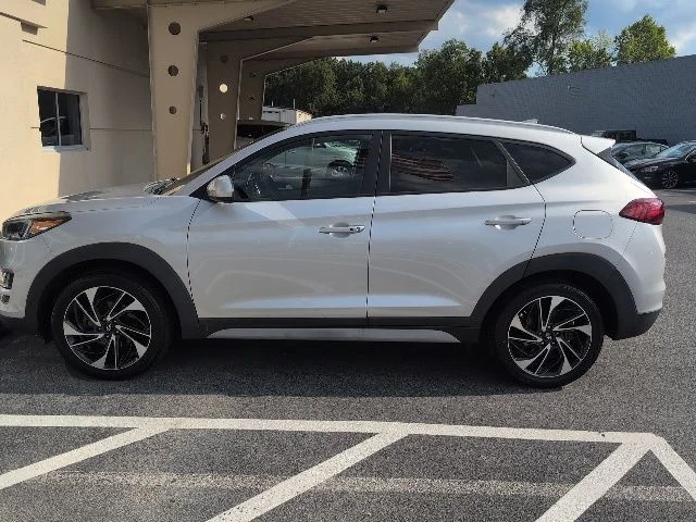 Used 2019 Silver Hyundai Sport image 4