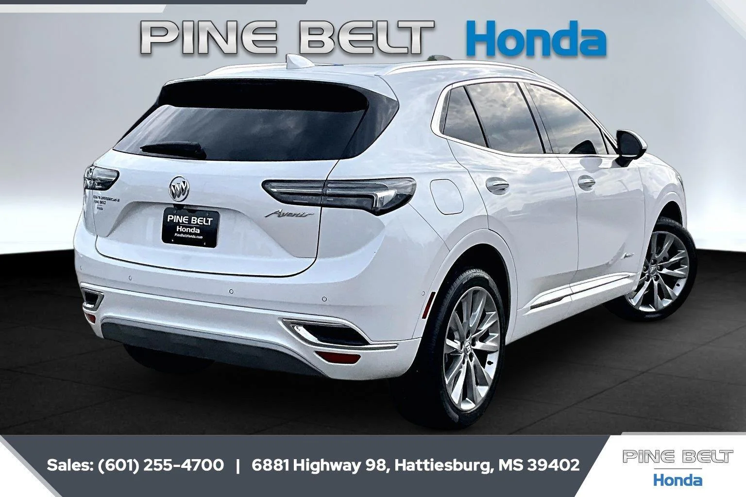 Used 2023 White Frost Tricoat Buick Avenir image 11