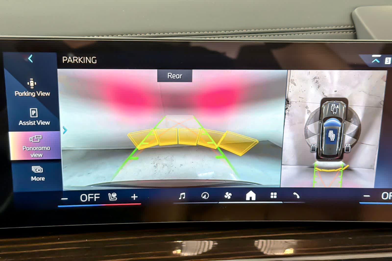 New 2026 Manhattan Green Metallic BMW xDrive40i image 20