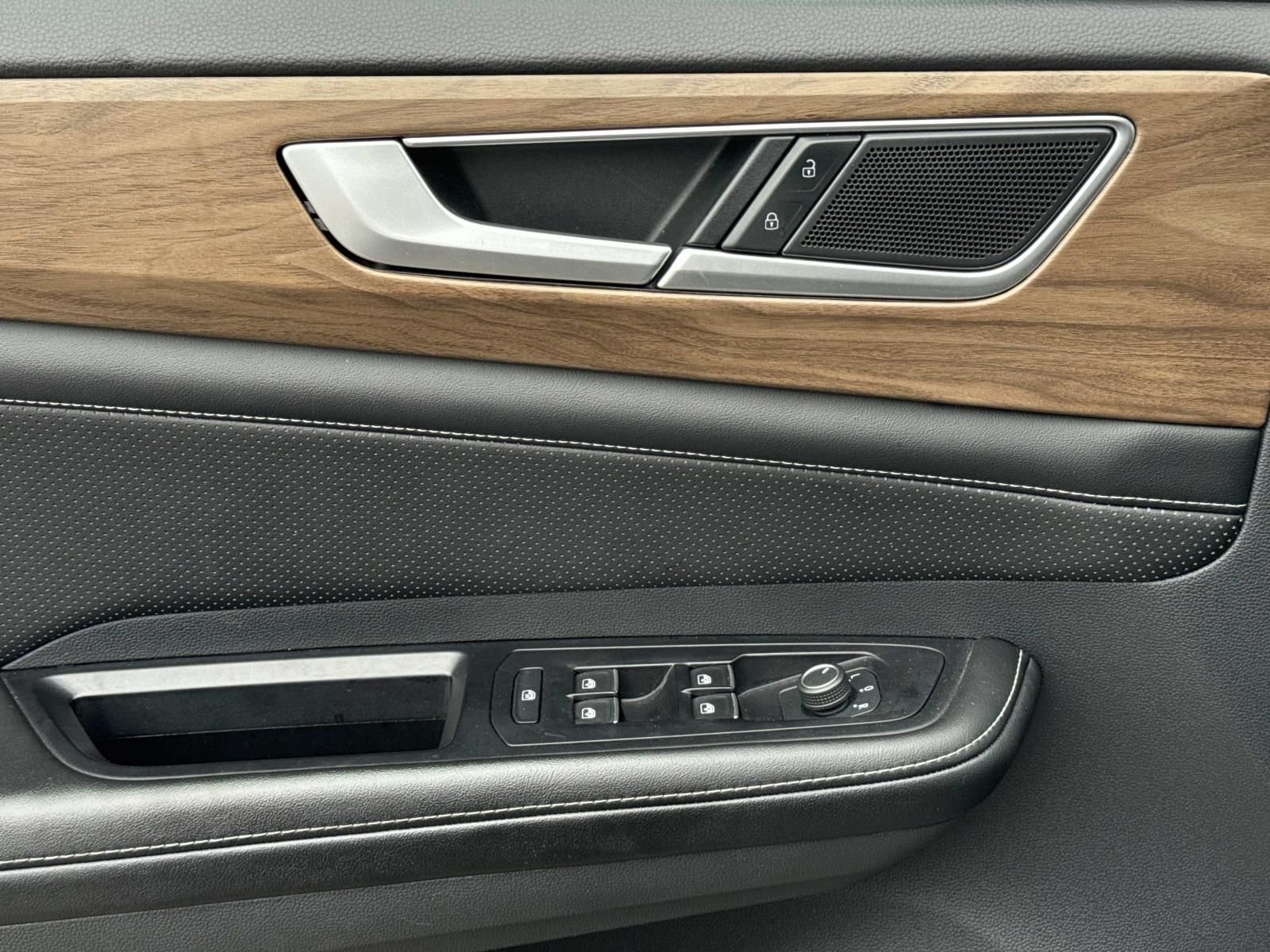 2024 Volkswagen Atlas SE w/Tech - Photo 20