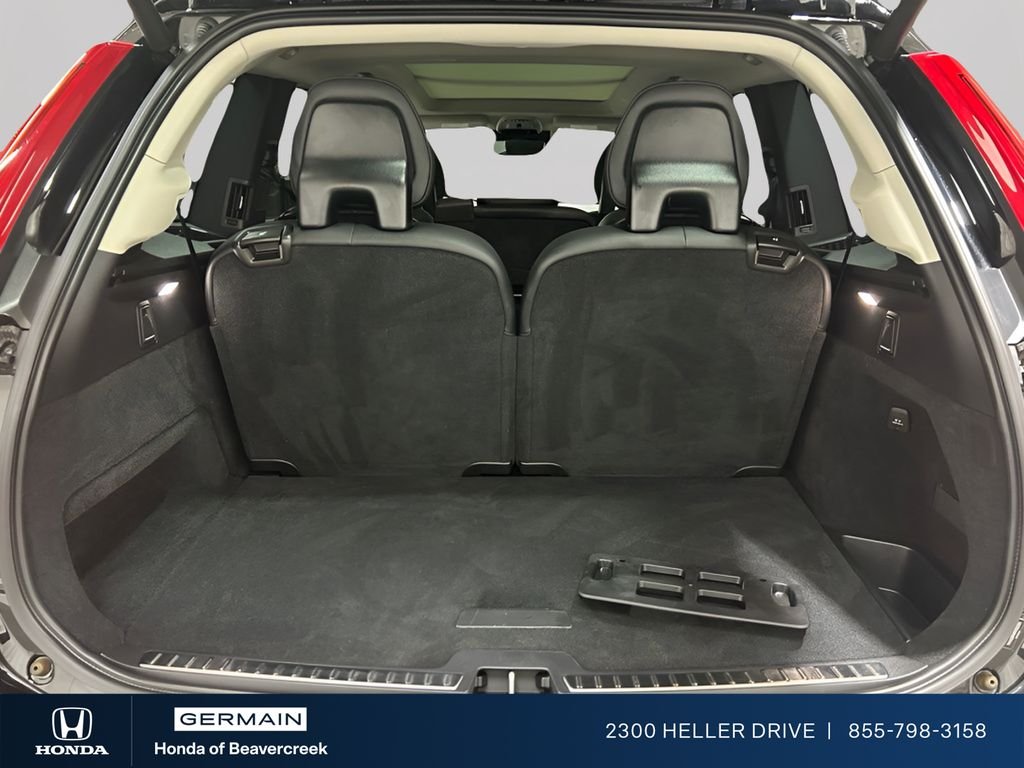 Used 2021 Onyx Black Metallic Volvo T6 Momentum image 26