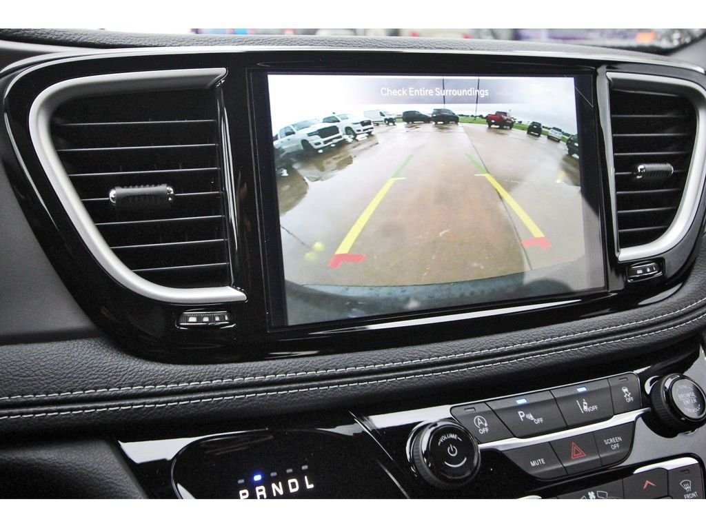 New 2027 Diamond Black Crystal Pearl-Coat Exterior Paint Chrysler Select image 15