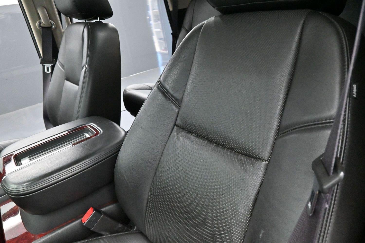 Used 2013 Black Raven Cadillac Premium image 17