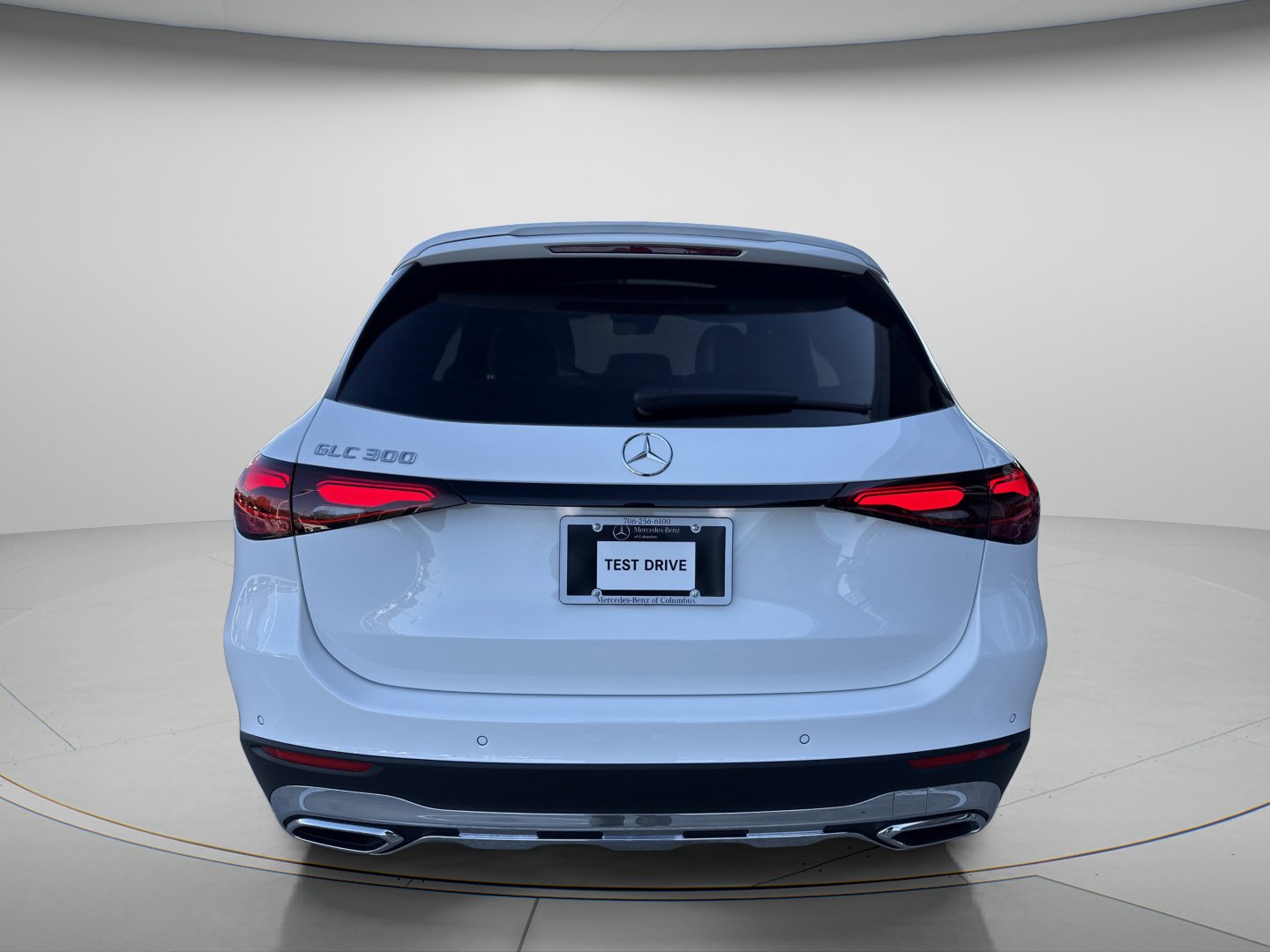 Used 2026 Polar White Mercedes-Benz GLC 300 image 4
