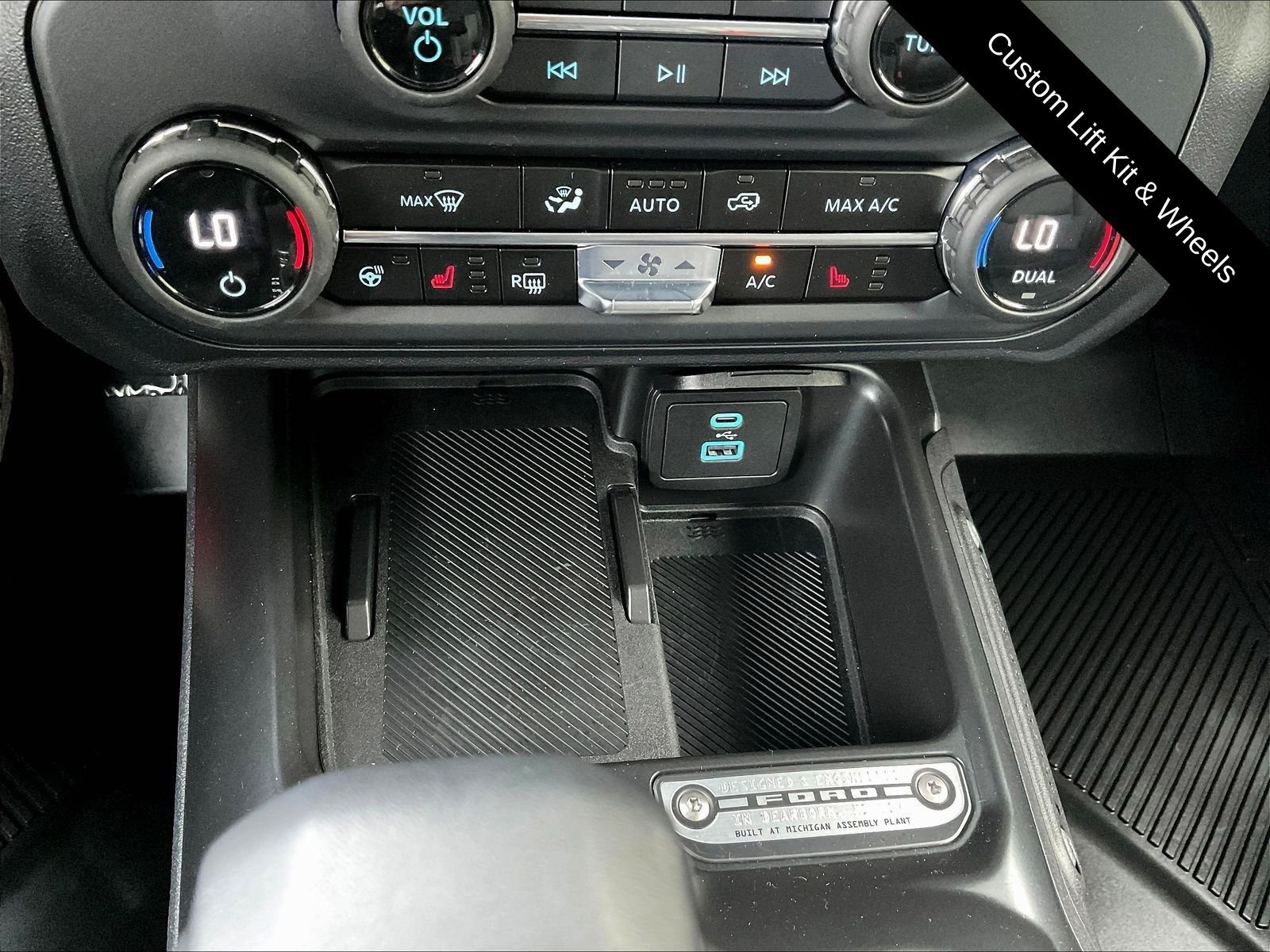 Used 2025 Beige Ford Outer Banks image 17
