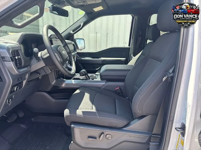 New 2026 Oxford White Ford XLT image 9