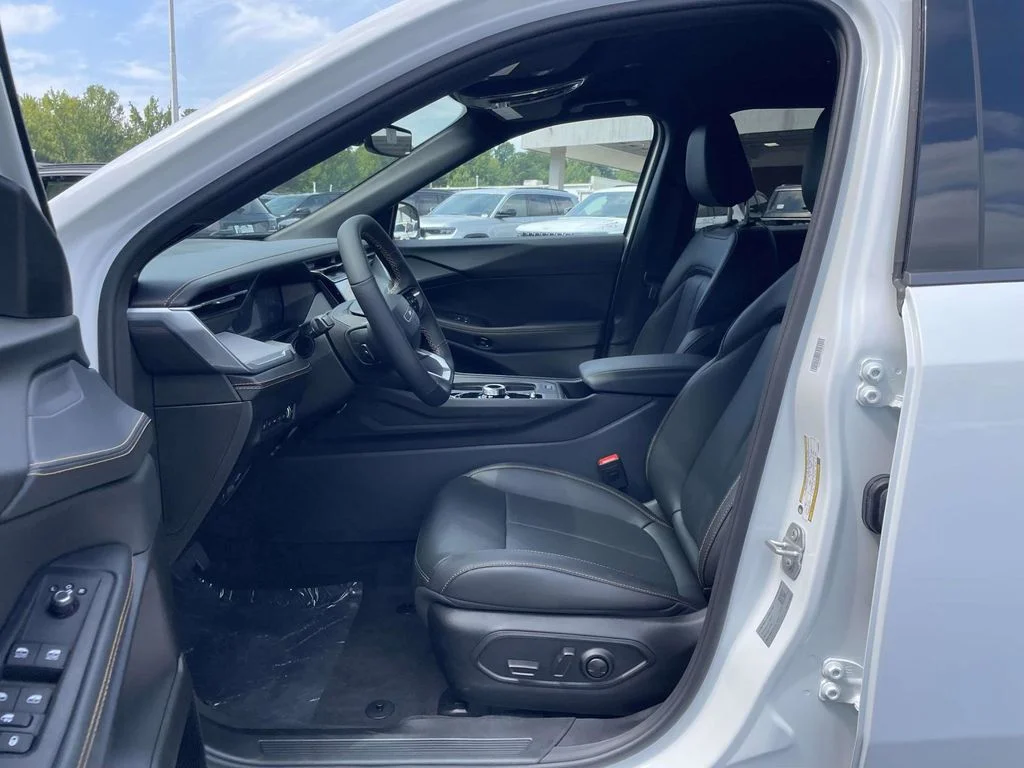 New 2026 Bright White Clearcoat Jeep Laredo image 26