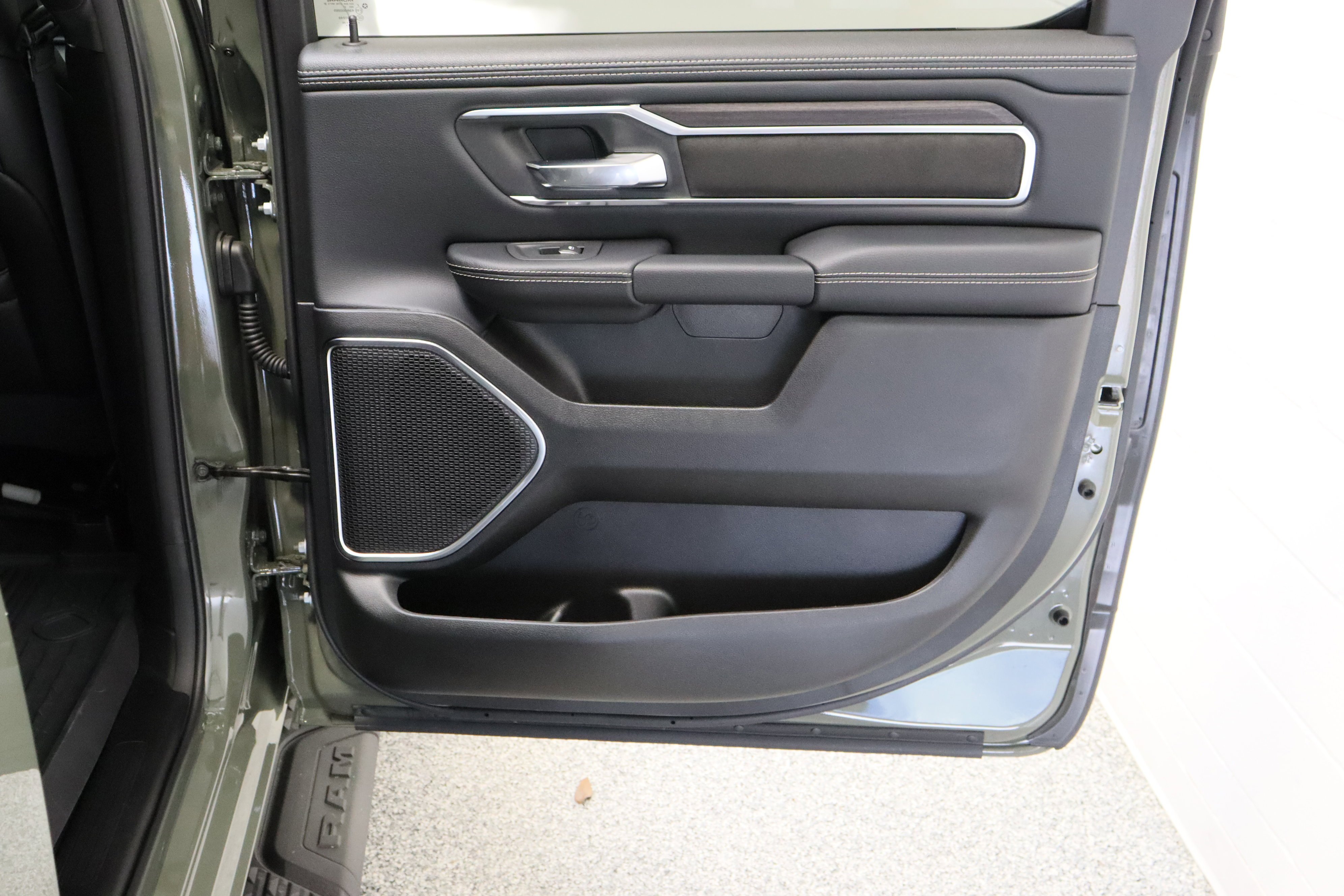 Used 2026 Canyon Lake Ram Laramie 3.0T image 36