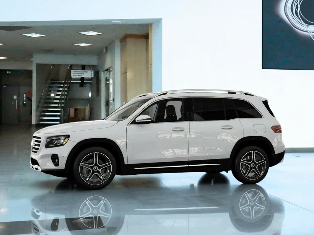 New 2026 Polar White Mercedes-Benz GLB 250 image 35
