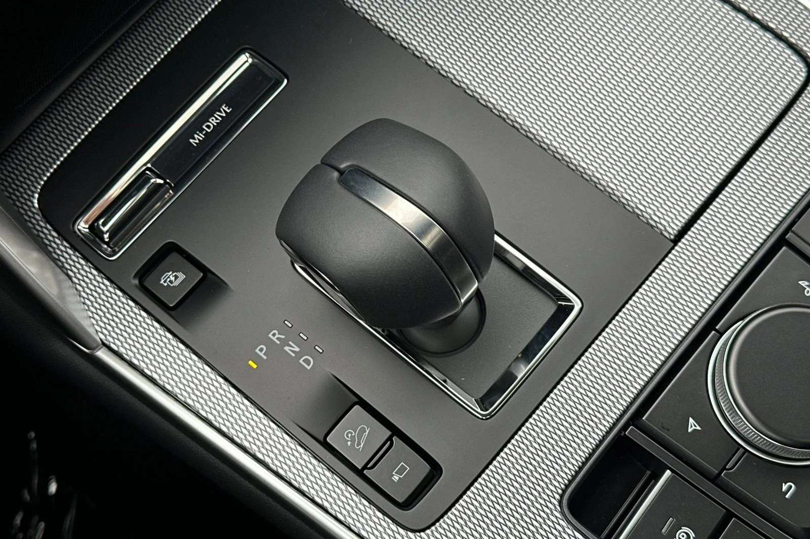 New 2026 Platinum Quartz Metallic Mazda Premium Plus AWD image 24