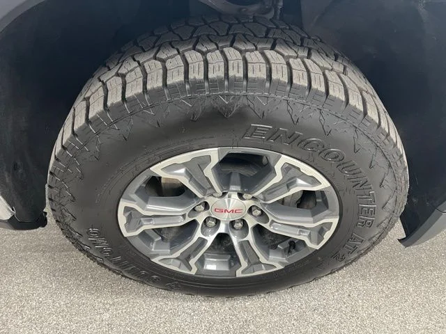 Used 2023 White GMC SLE image 12