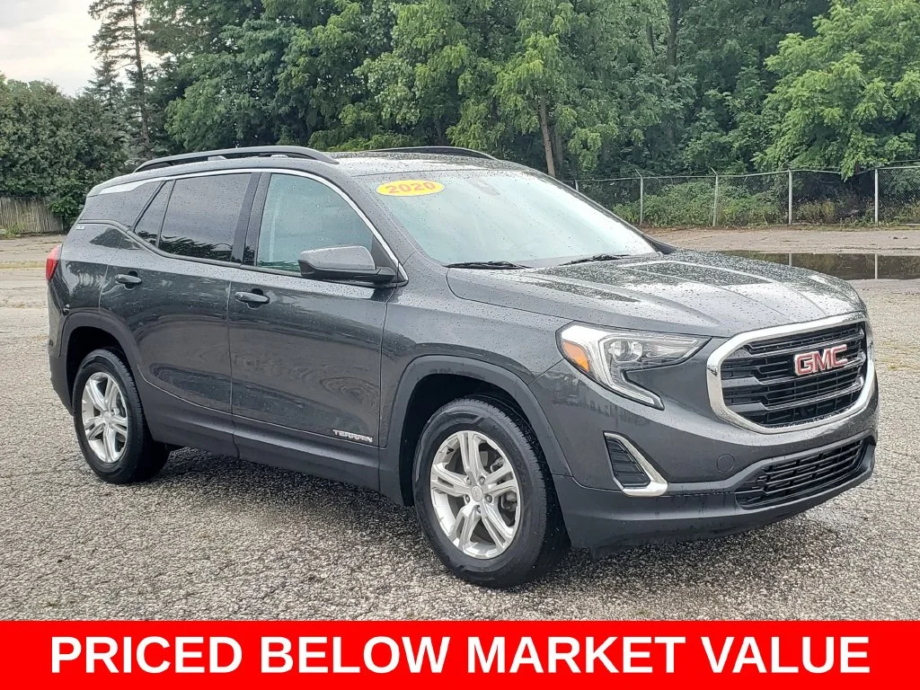Used 2020 Gray GMC SLE image 2