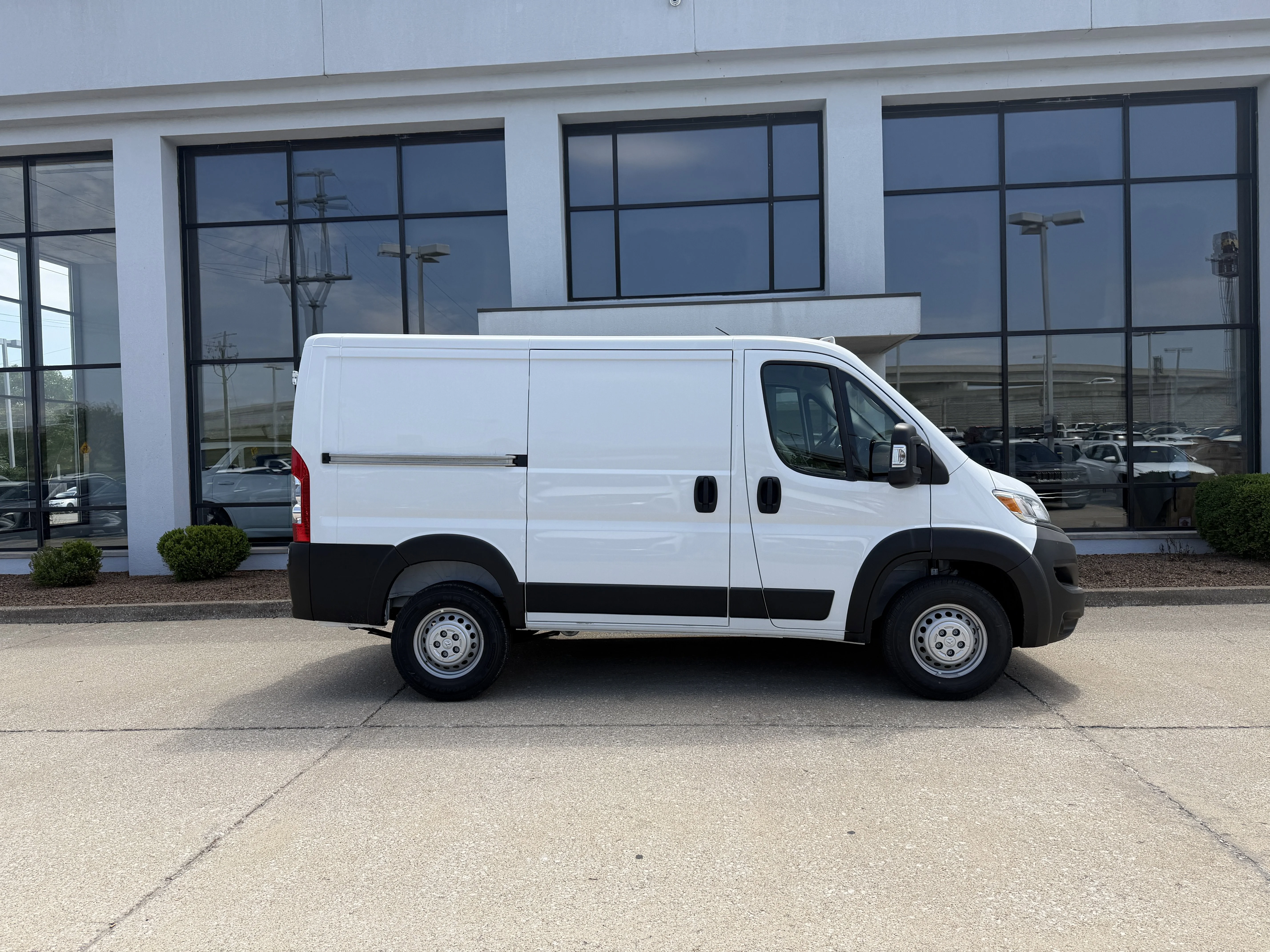 New 2026 Bright White Clear-Coat Exterior Paint RAM Tradesman image 3