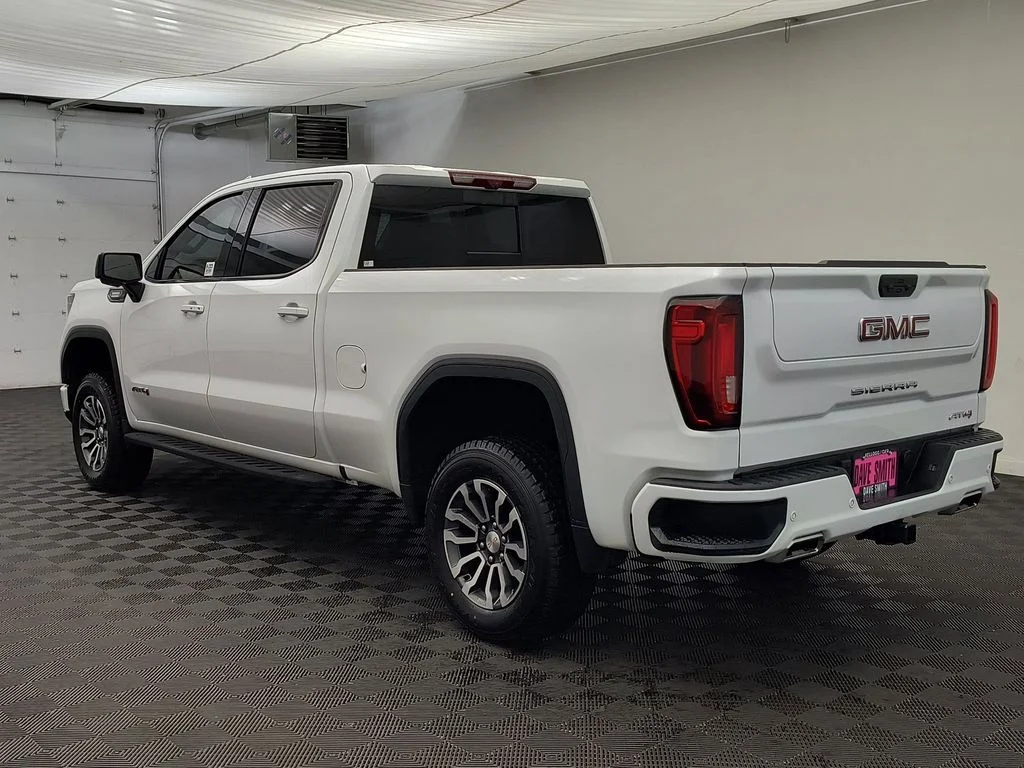 Used 2022 Summit White GMC AT4 image 3