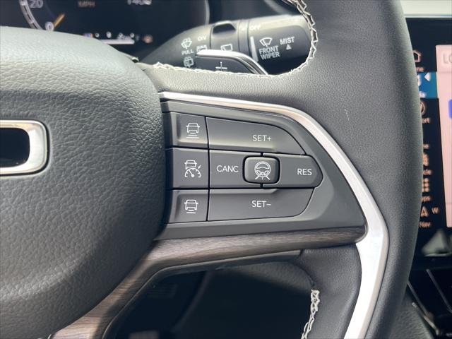 New 2026 Bright White Clear-Coat Exterior Paint Jeep Laredo image 52