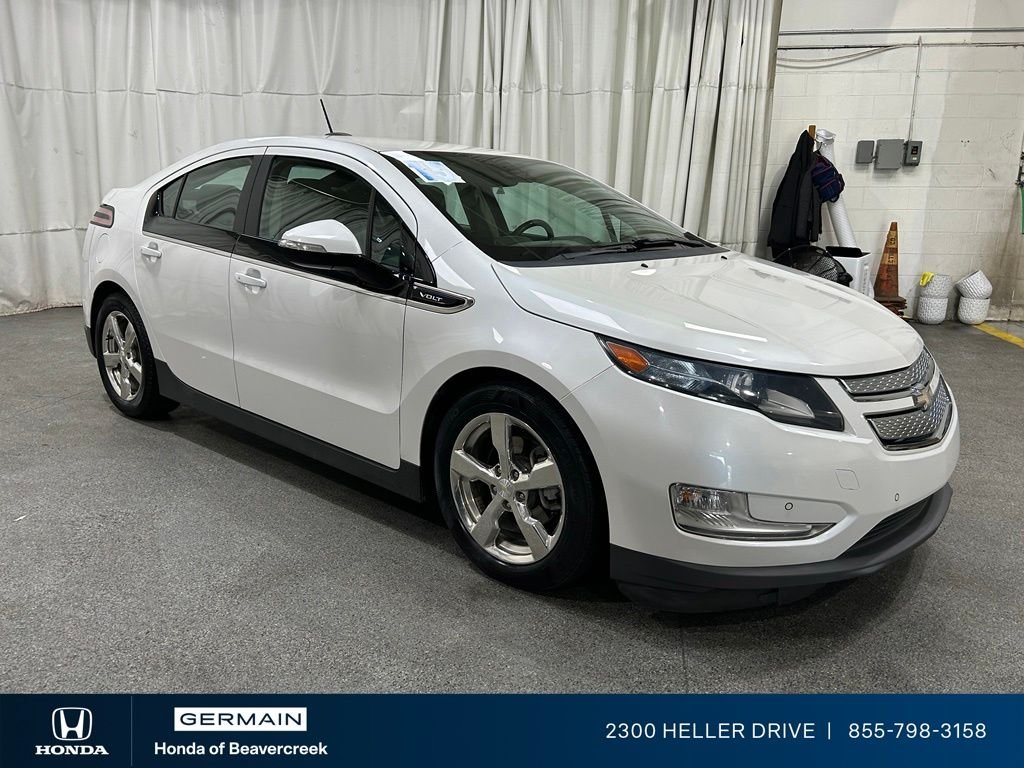 Used 2015 Chevrolet Volt Base with VIN 1G1RB6E40FU126367 for sale in Beavercreek, OH