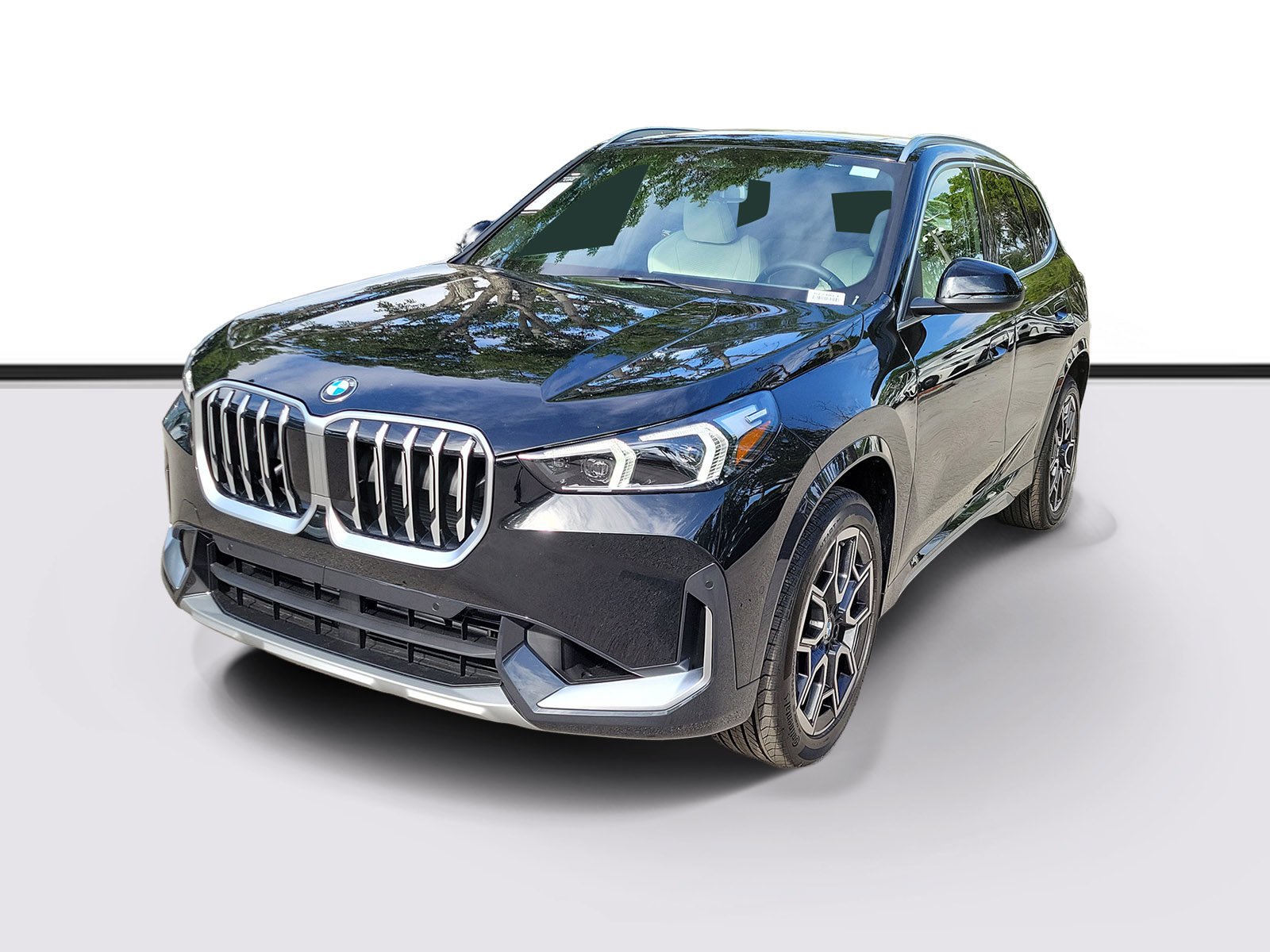 New 2026 Black Sapphire Metallic BMW xDrive28i image 2