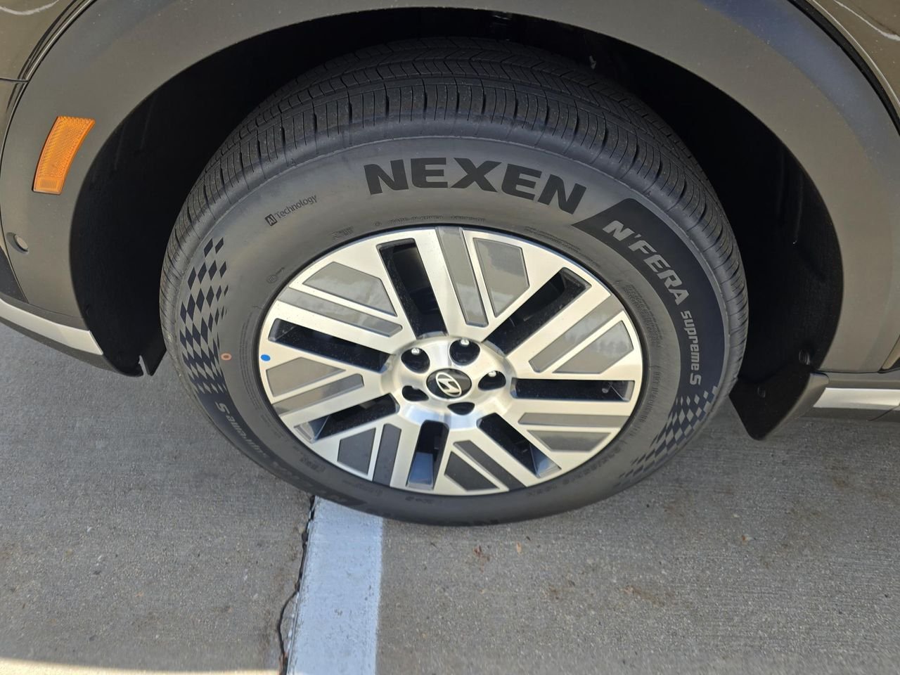New 2027 Abyss Black Pearl Hyundai SEL Premium 7P image 10