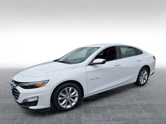 Used 2023 White Chevrolet LT image 3