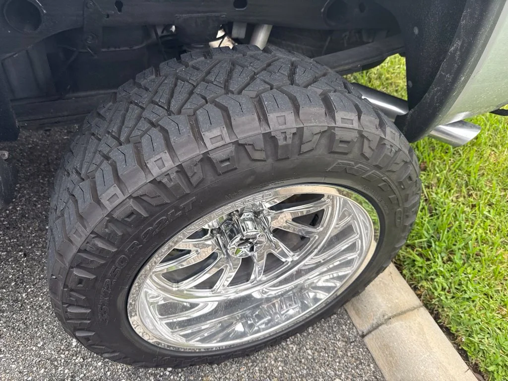 Used 2018 Silver GMC SLT image 5