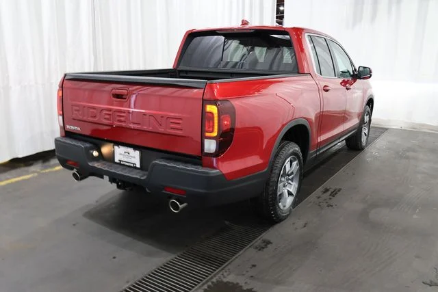 New 2026 Radiant Red Metallic II Honda RTL image 3
