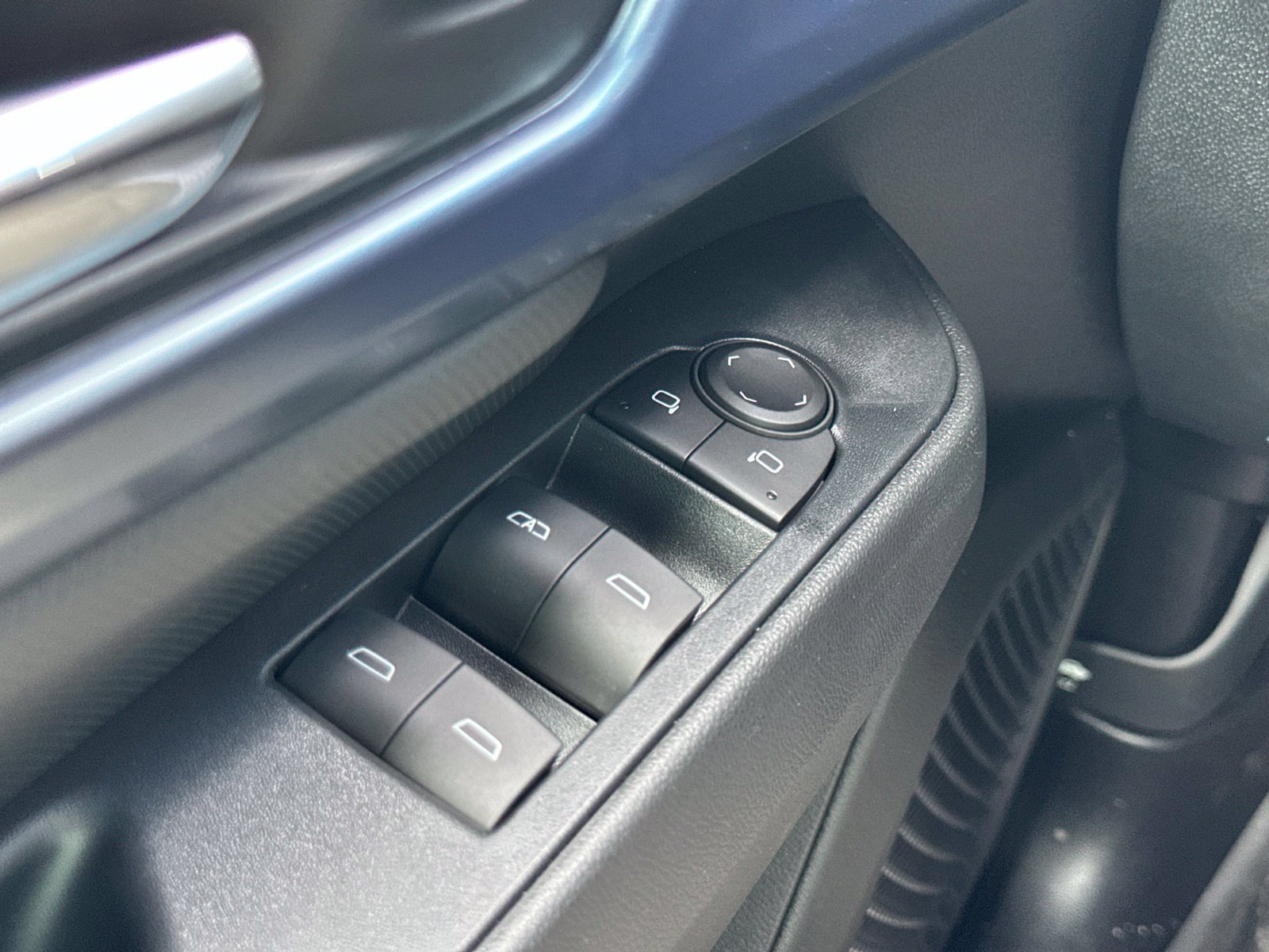 2026 Chevrolet Equinox EV 2LT - Photo 35