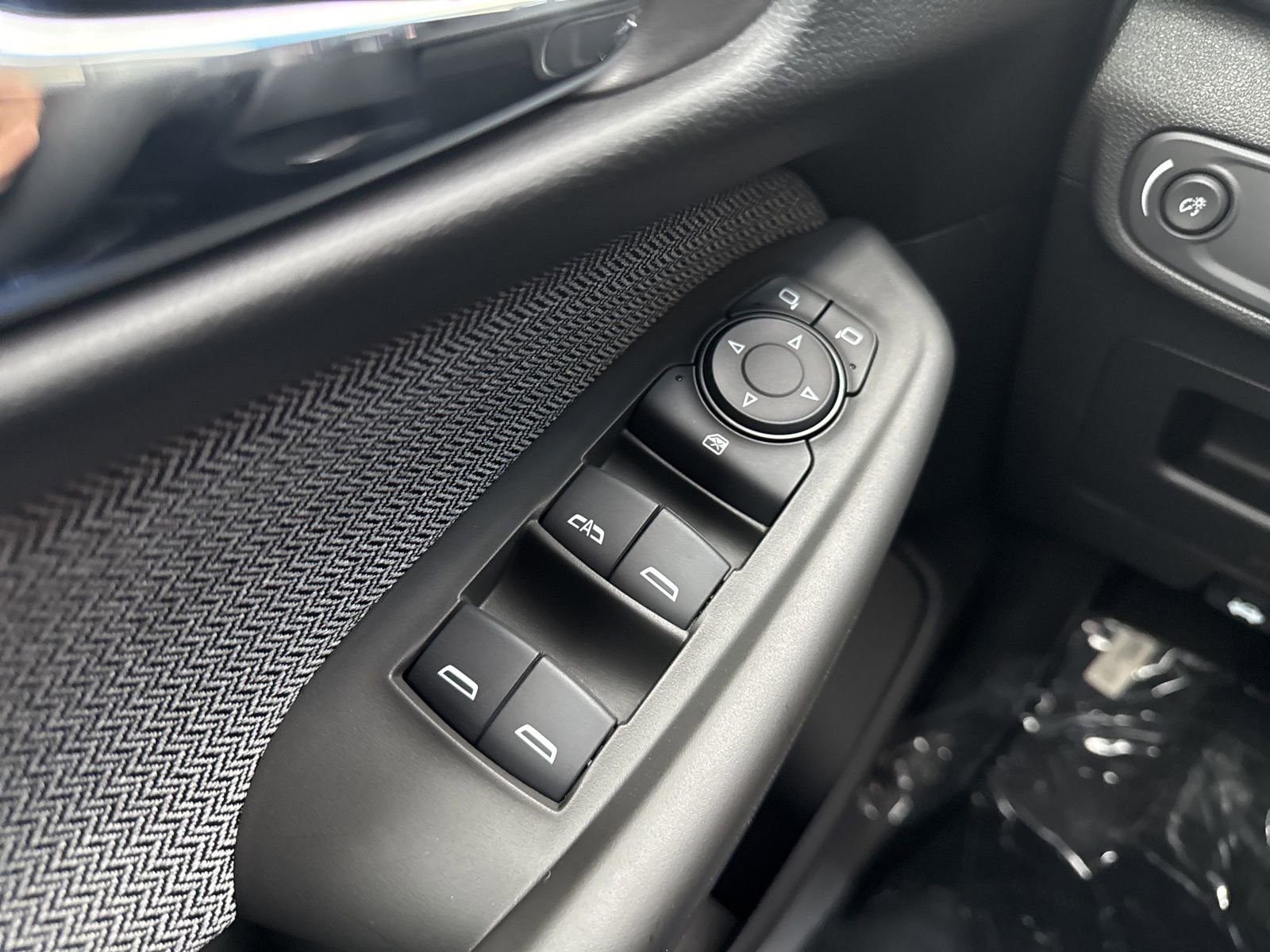 New 2026 Mosaic Black Metallic Chevrolet LT image 33