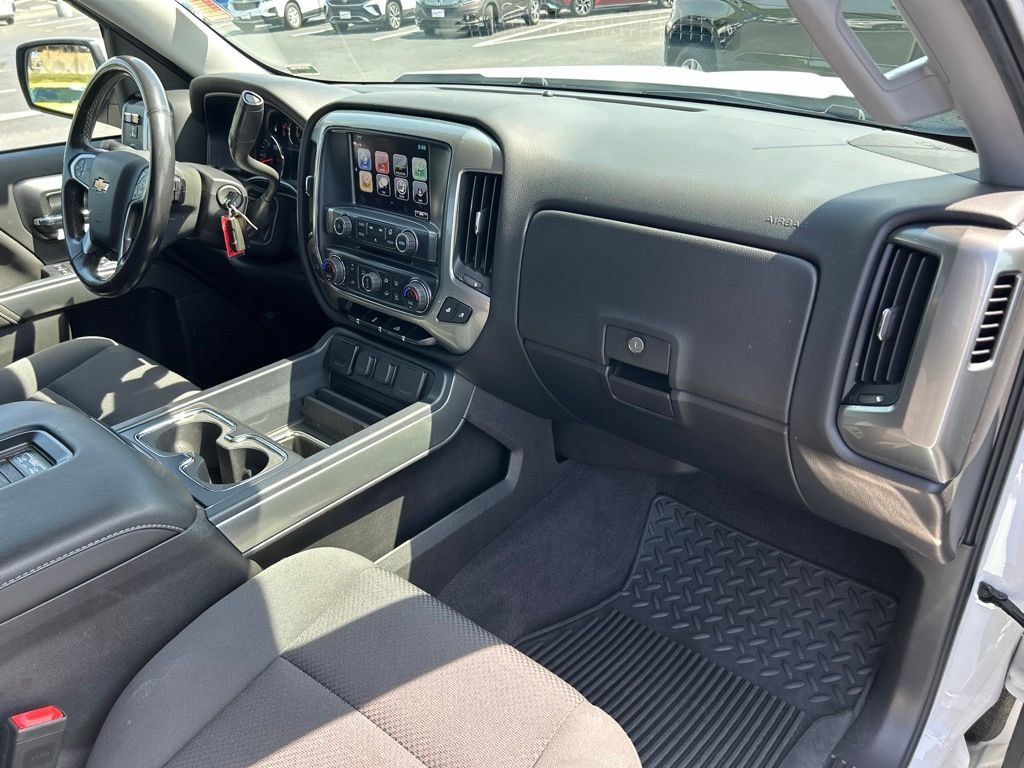 Used 2018 SUMMIT WHITE Chevrolet LT image 42