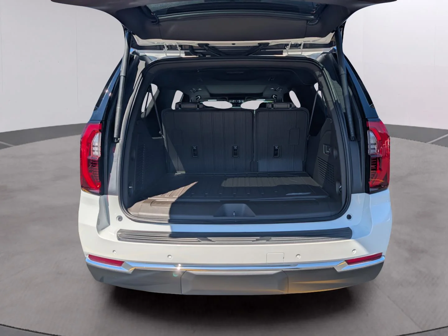 New 2026 Summit White GMC Elevation image 25