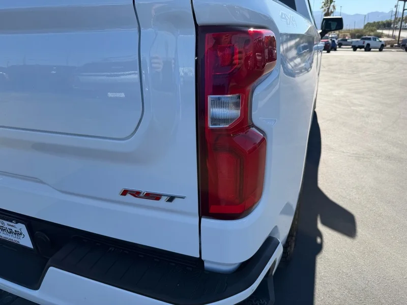 Used 2024 Summit White Chevrolet RST image 29