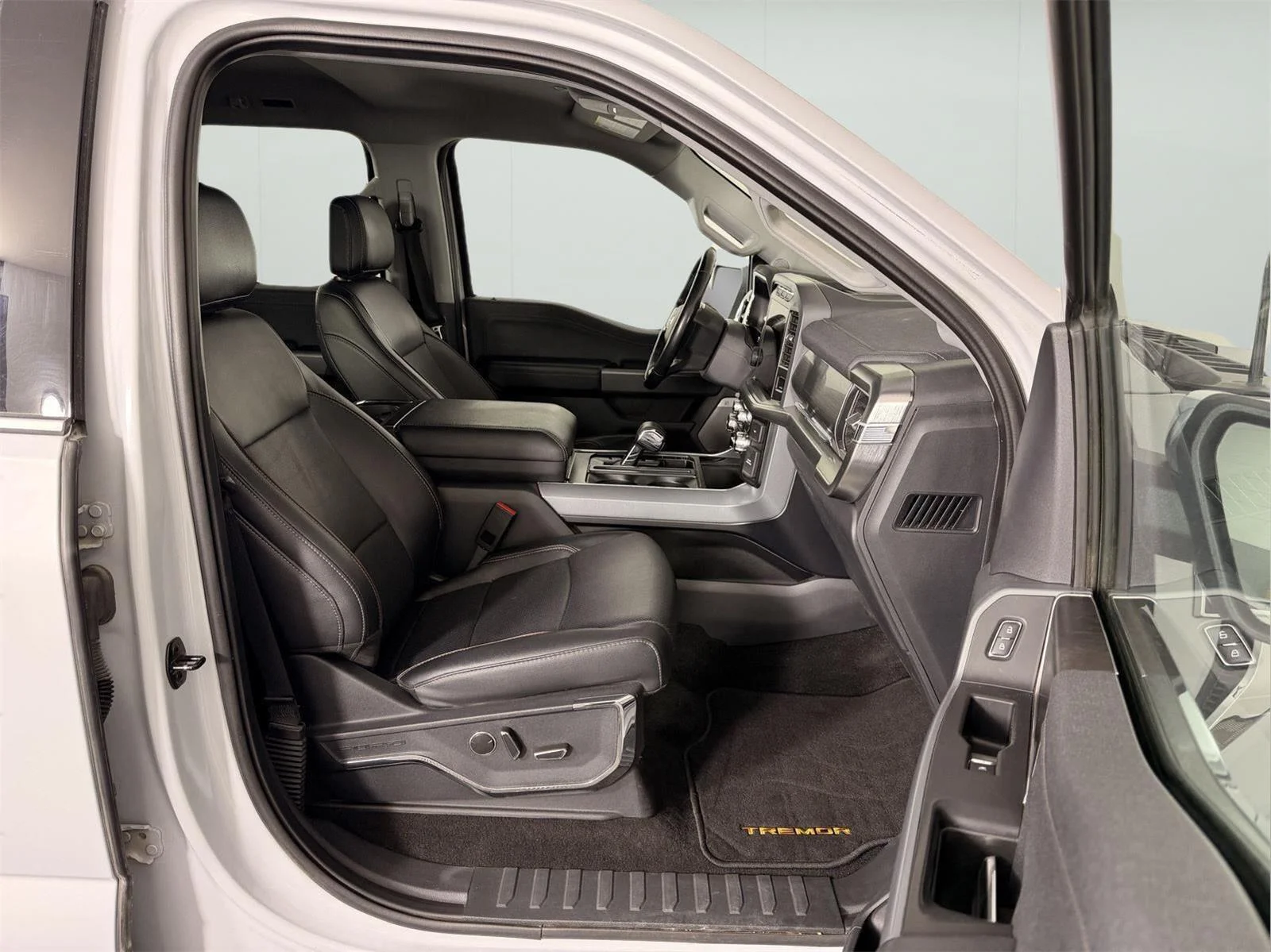 Used 2022 Space White Ford LARIAT image 23