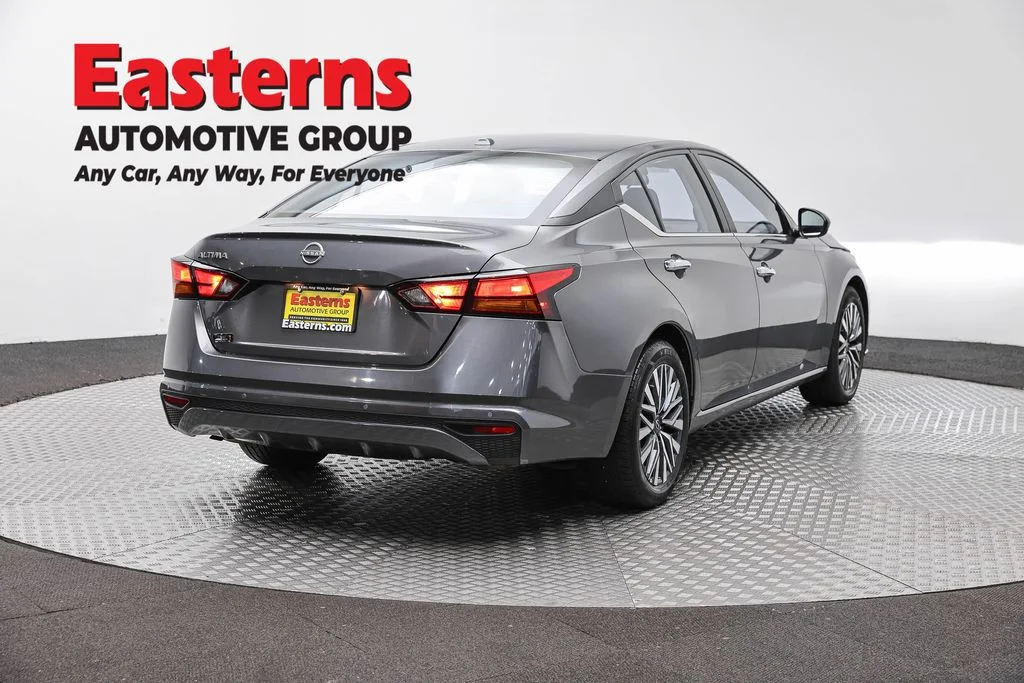 Used 2025 Gray Nissan 2.5 SV image 5