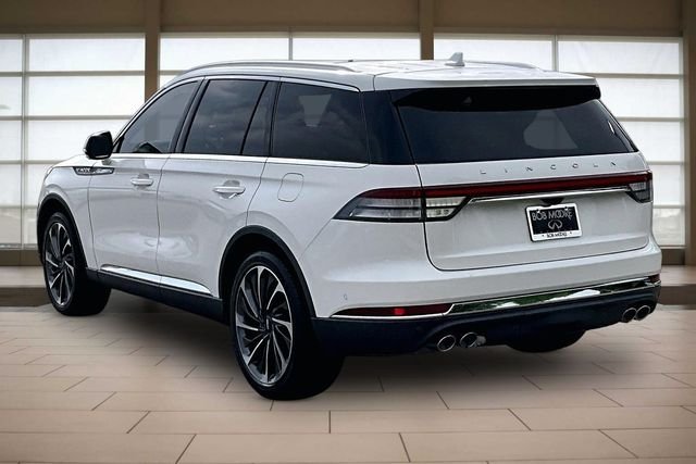 Used 2021 White Lincoln Reserve image 13