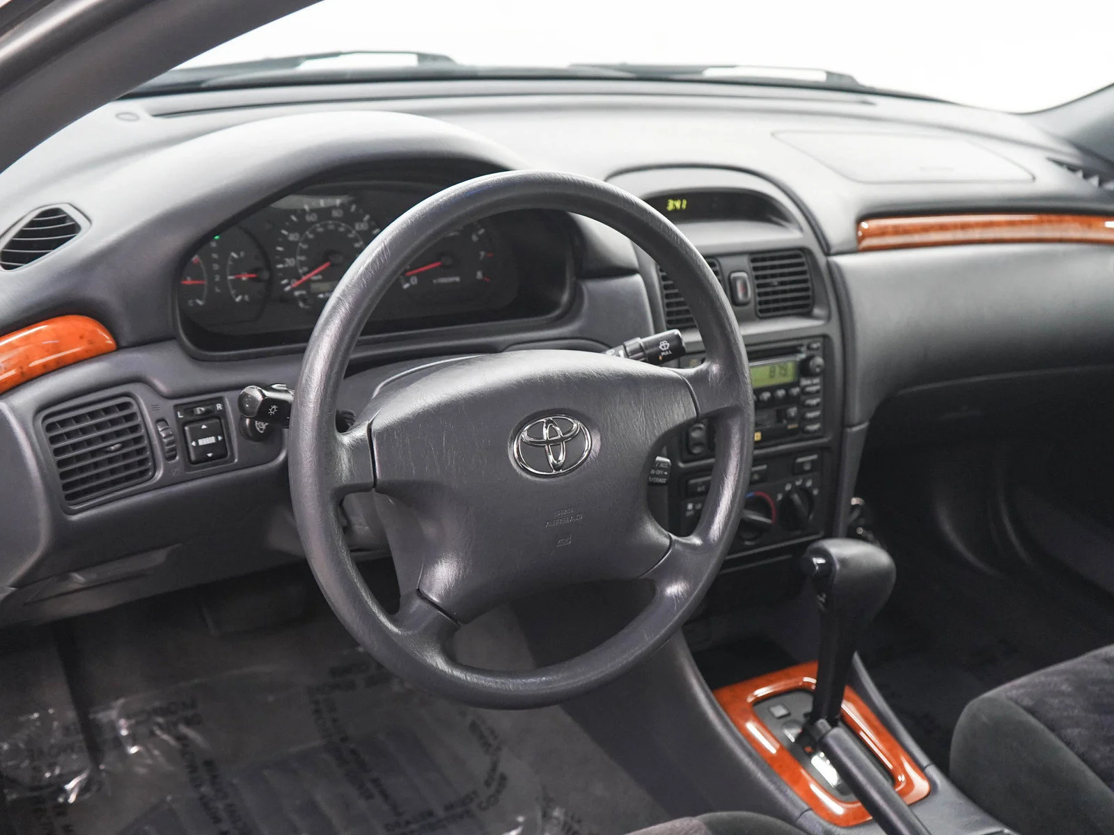 Used 2002  Toyota SE V6 image 15