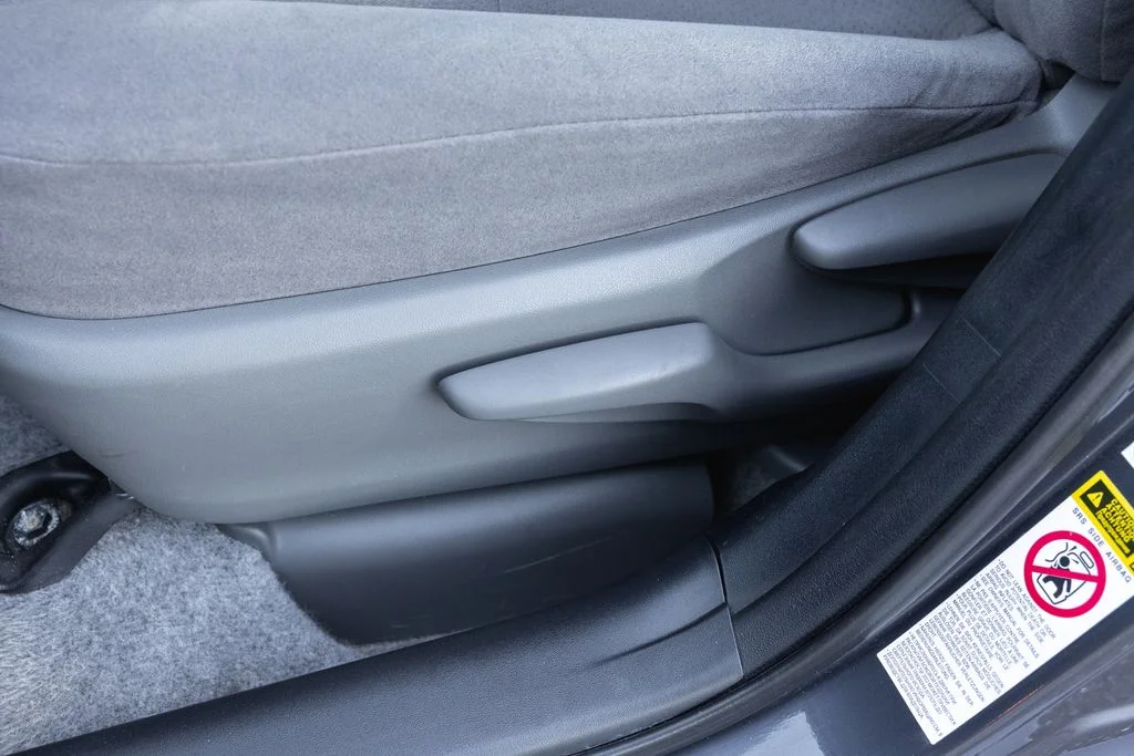 Used 2012 Winter Gray Metallic Toyota Base image 12