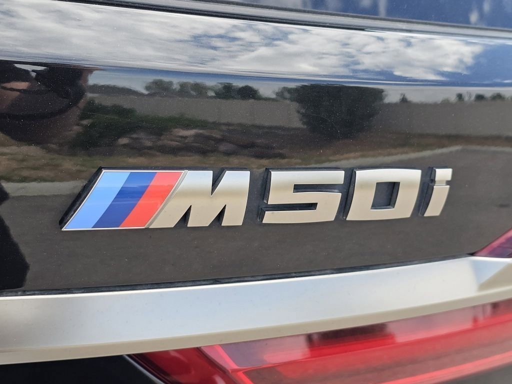 Used 2022 Black Sapphire Metallic BMW M50i image 24