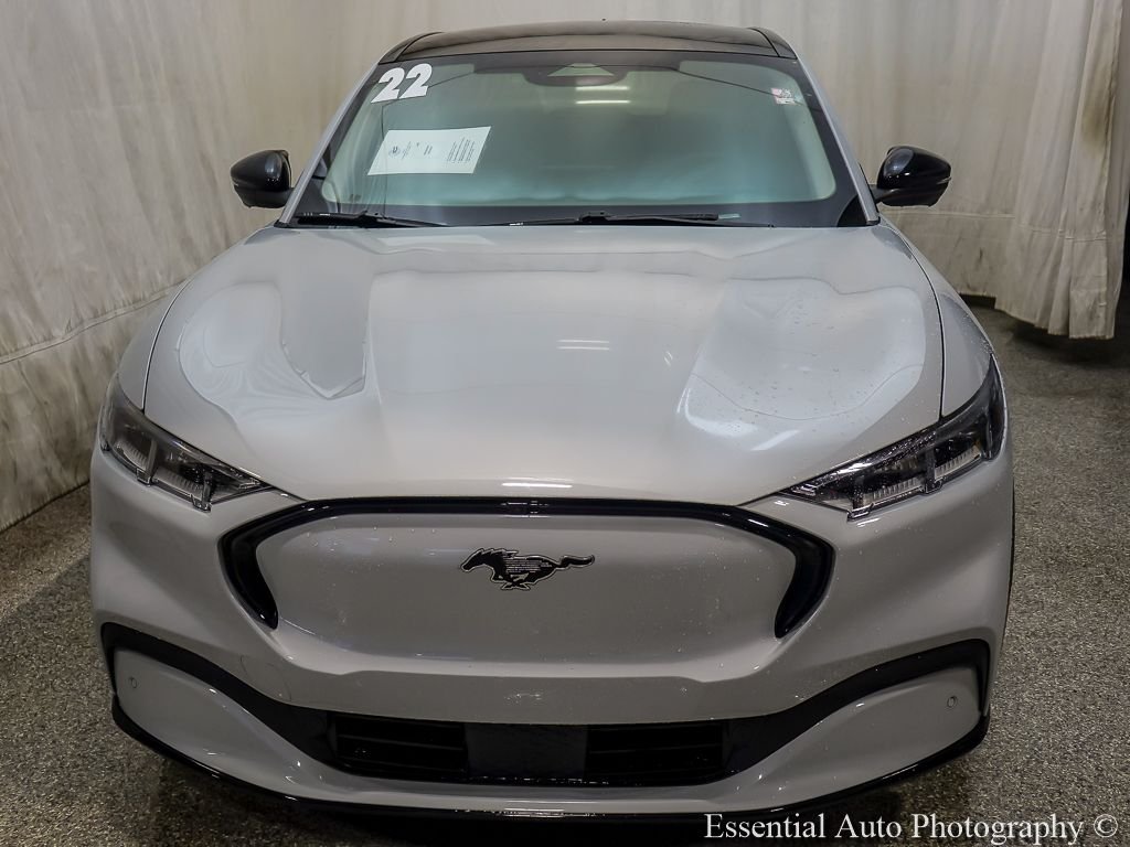 Certified Used 2022 White Metallic Ford Premium image 5