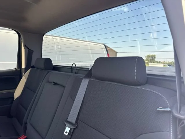 Used 2018 SUMMIT WHITE Chevrolet LT image 19