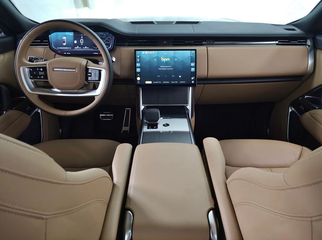 New 2026 Carpathian Grey Land Rover SE image 10