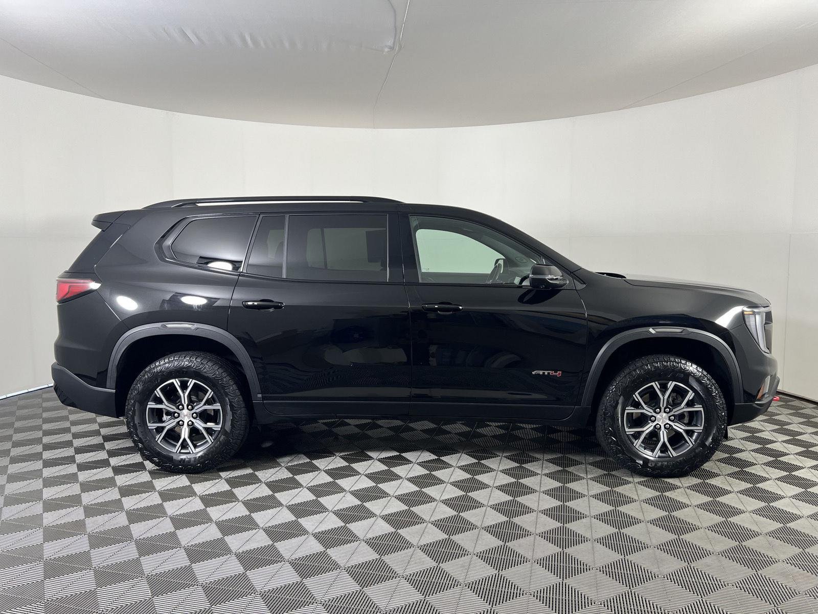 Used 2025 Ebony Twilight Metallic GMC AWD AT4 image 27