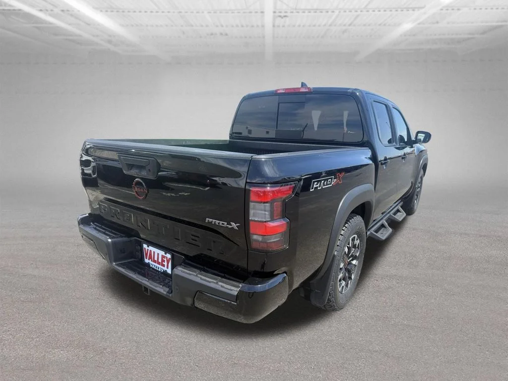 Used 2023 Black Nissan PRO-X image 4