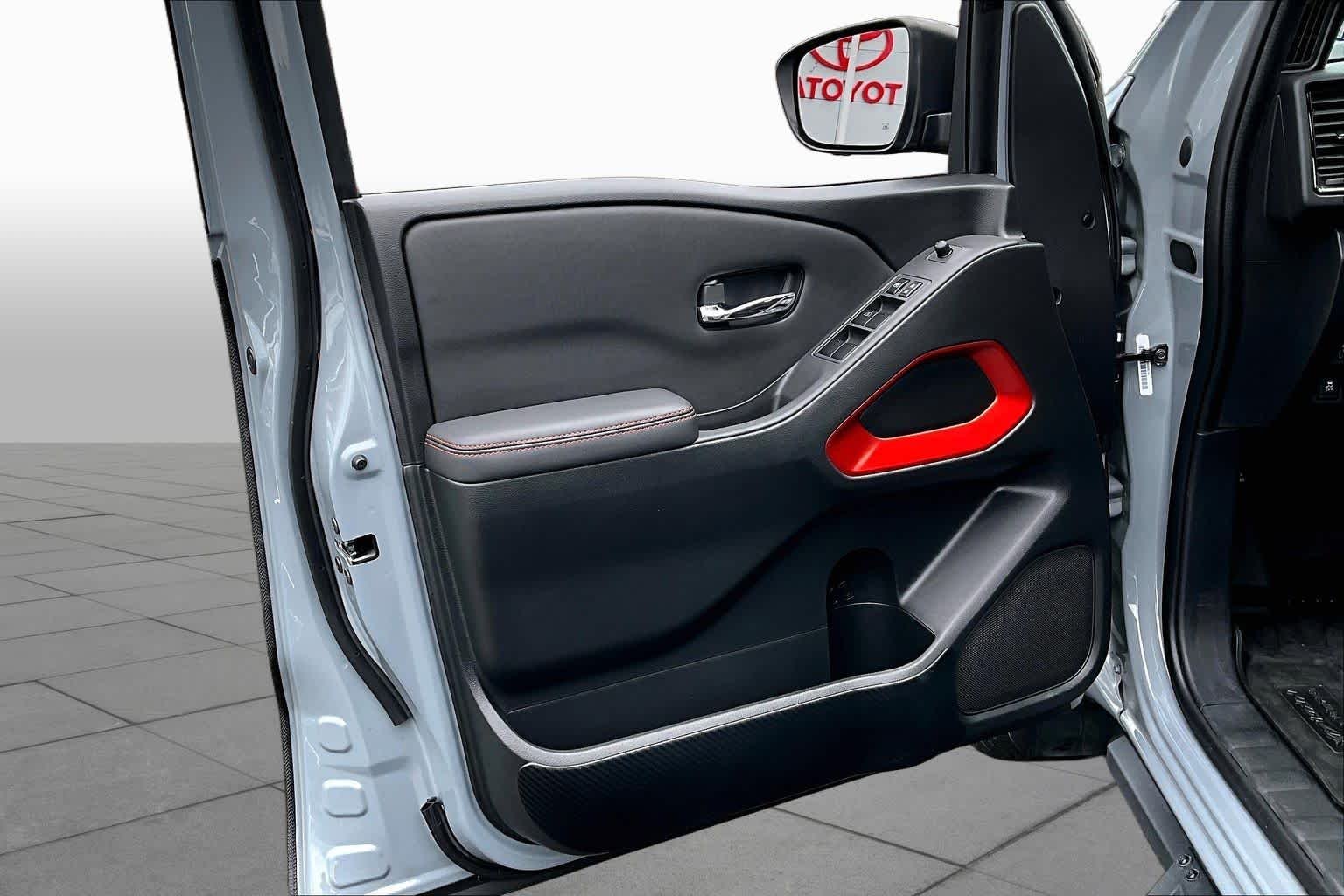 Used 2022 Boulder Grey Pearl Nissan PRO-4X image 22