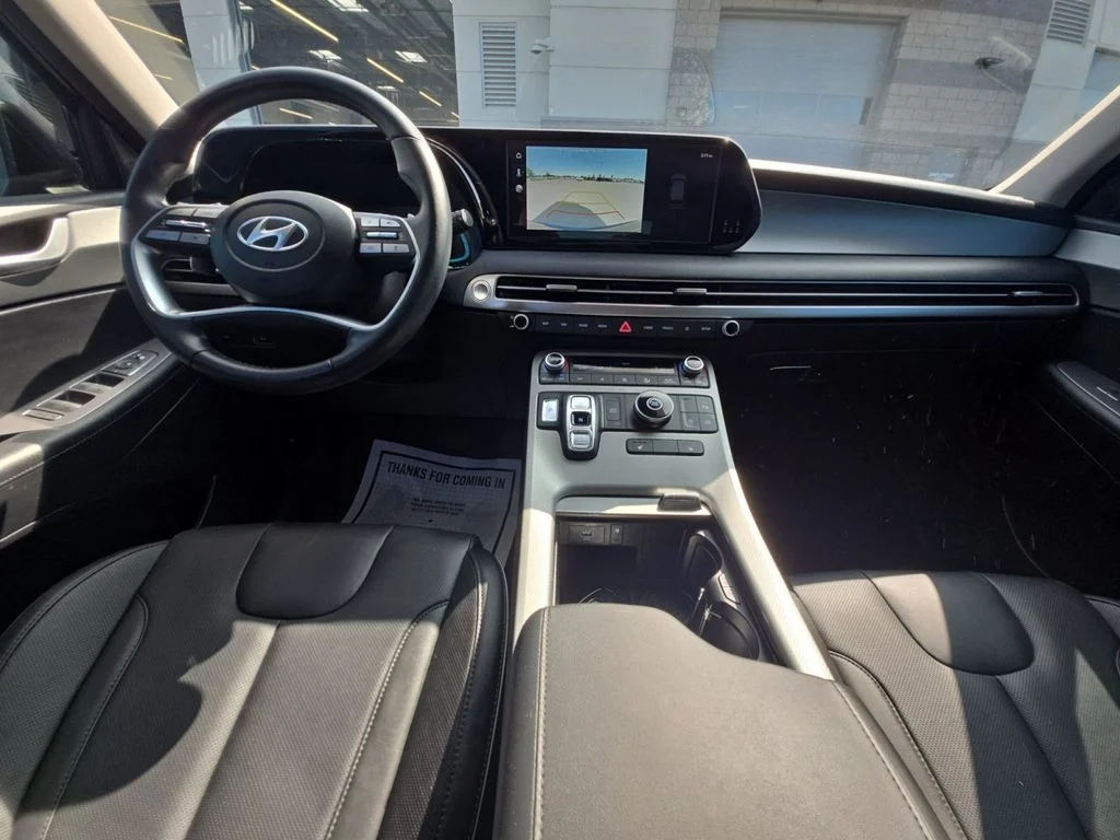Used 2024 Black Hyundai SEL image 21
