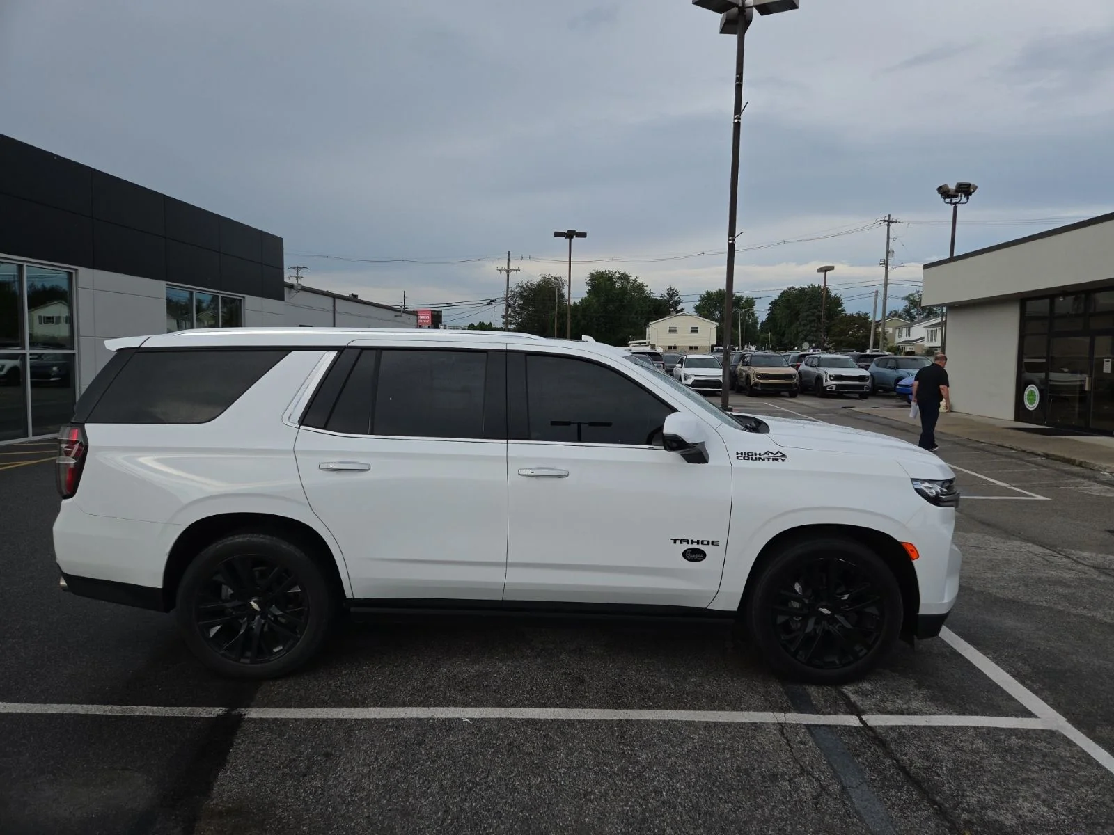 Used 2023 White Chevrolet High Country image 4