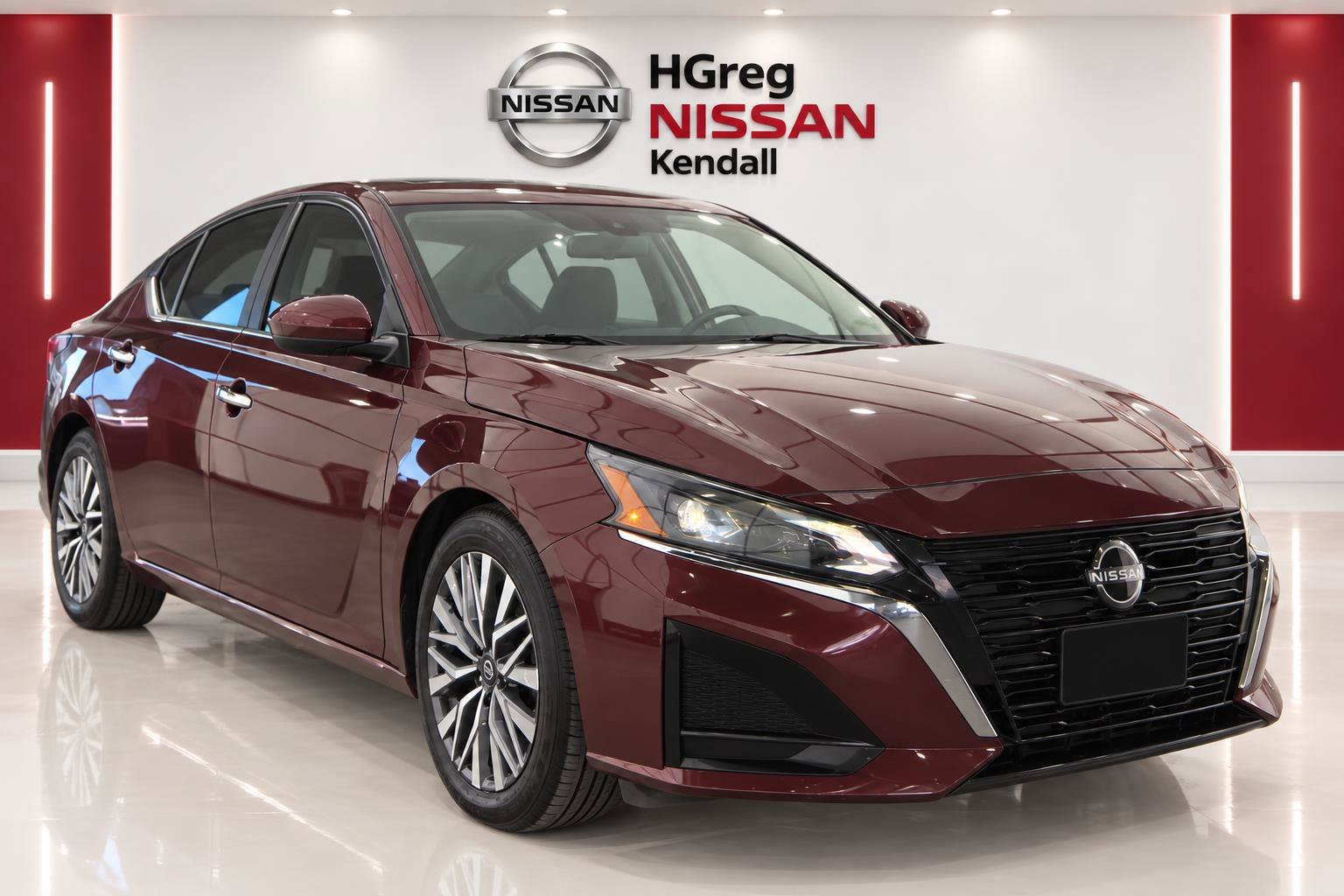 Used 2023 Red Nissan 2.5 SV image 3