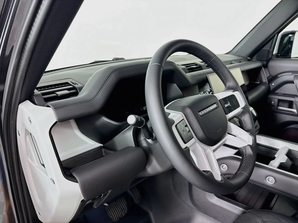 New 2026  Land Rover X-Dynamic SE image 4