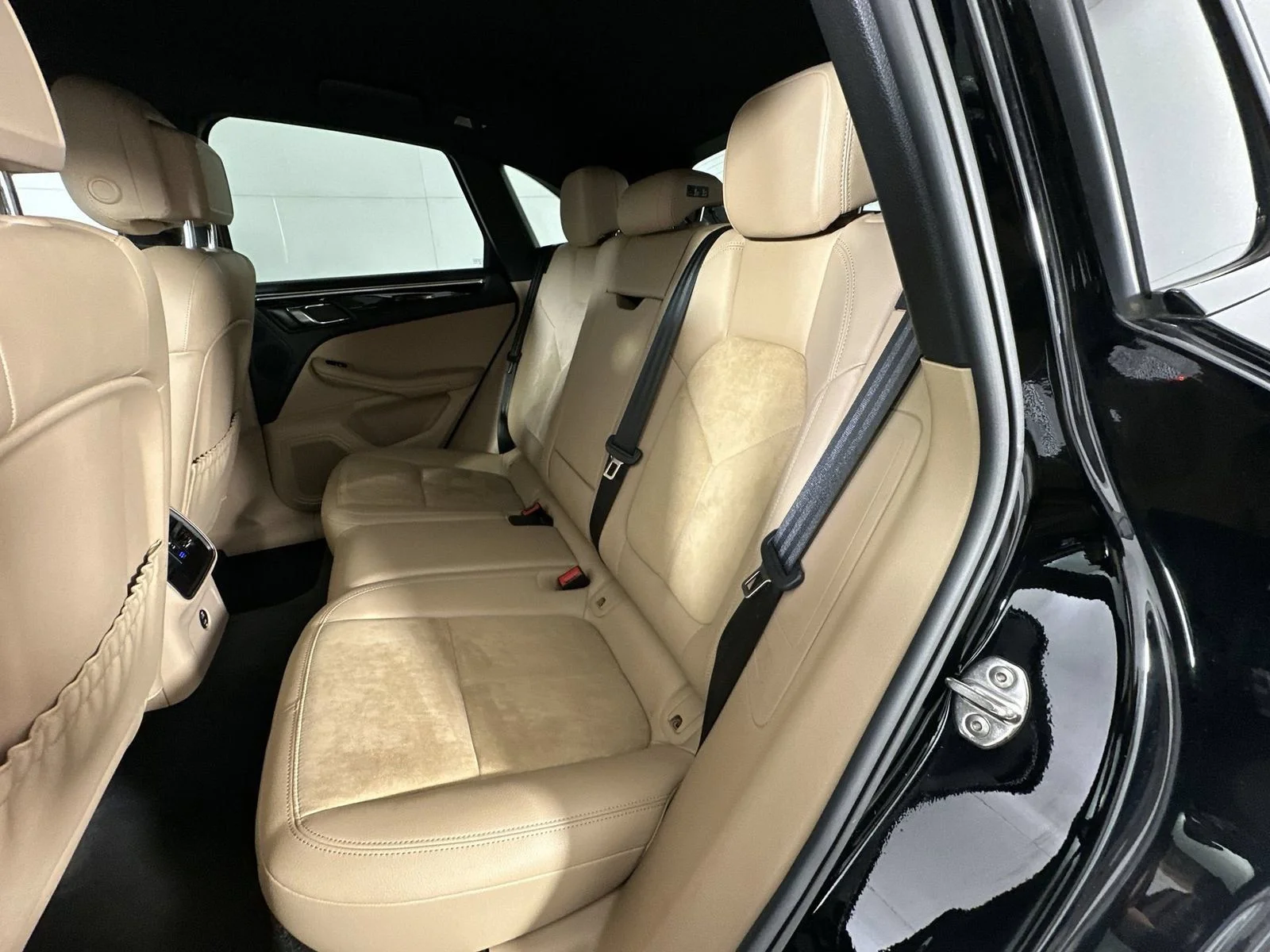 Used 2020 Black Porsche Base image 22