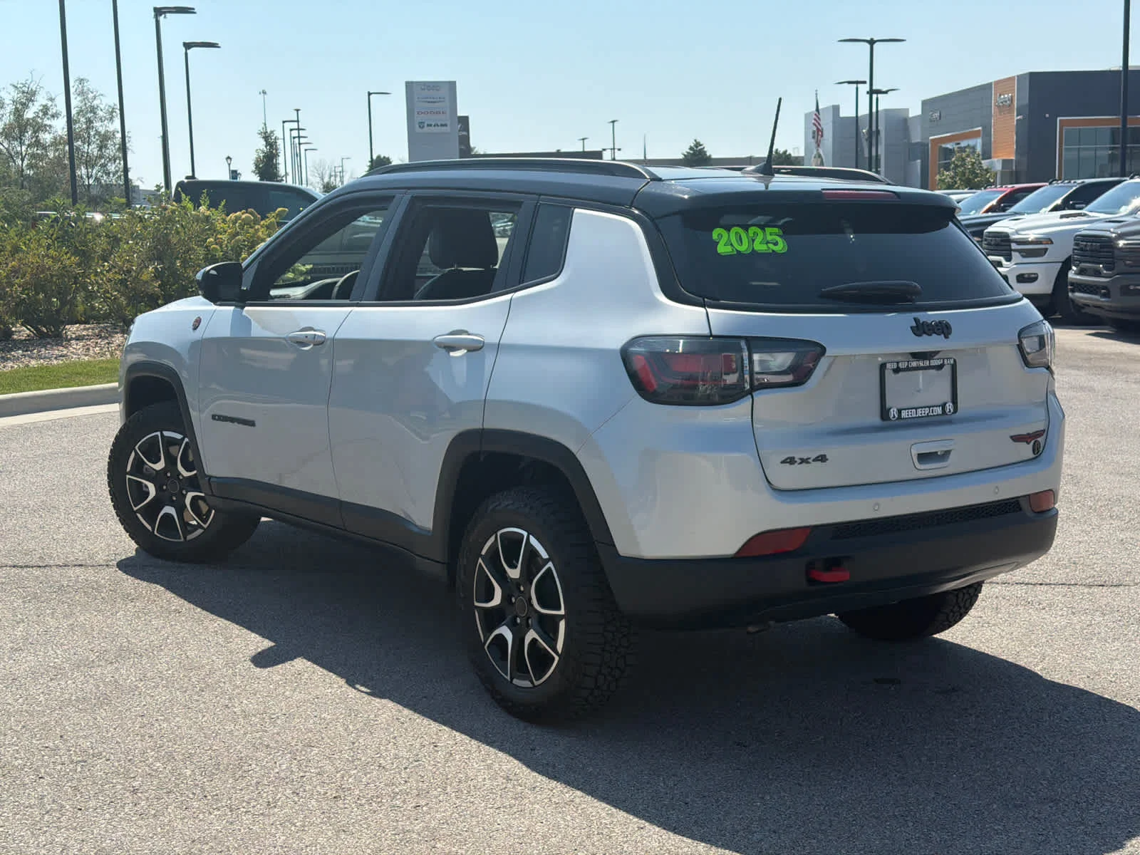 Used 2025 Silver Zynith Metallic Clearcoat Jeep Trailhawk image 6