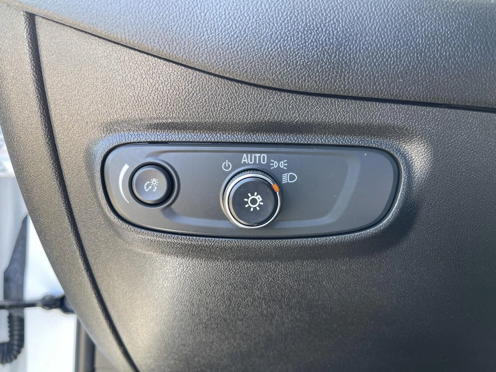 Used 2024 Summit White Chevrolet LT image 17